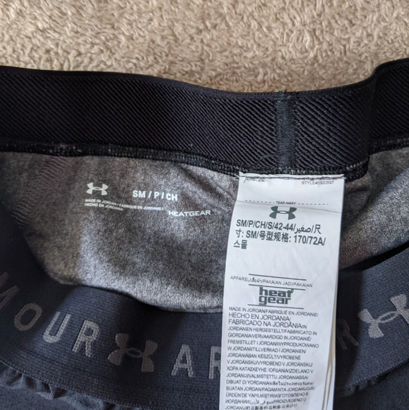 Under Armour Heat Gear Workout Shorts - Picture 2 of 4